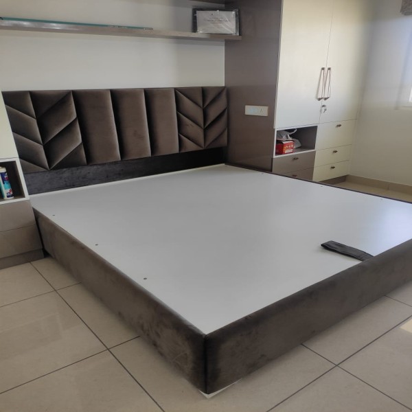modern king size cot suhaus
