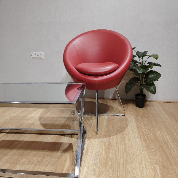 red accent chair suhaus